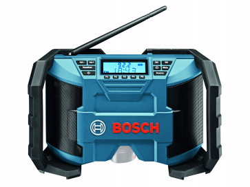 <ul>
<li>Bosch GML 10,8 V mit Anleitung</li>
<li>Netzteil</li>
<li>2 x 1,5-V-LR03 (AAA) Batterien</li>
<li>Aux-In Kabel</li>
</ul>